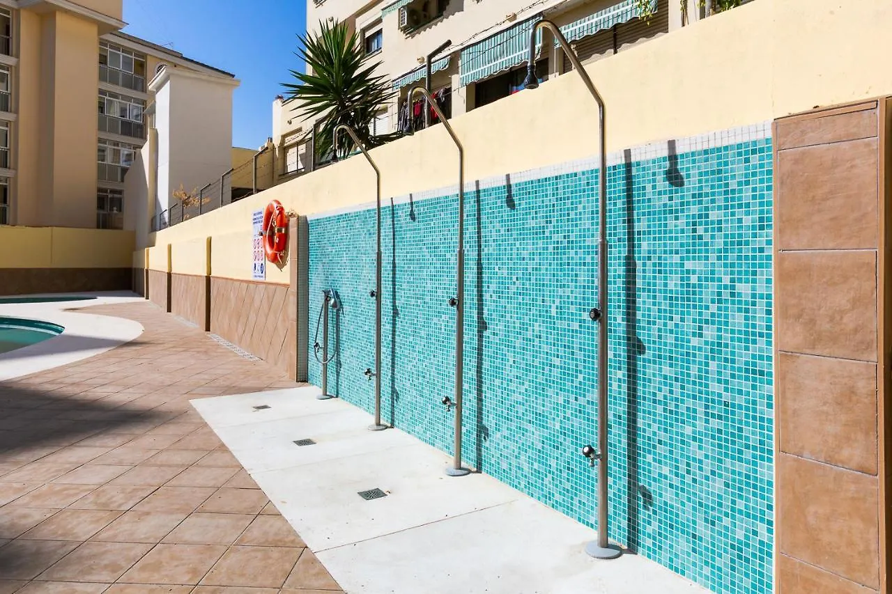 Piscinas - Wifi - Fire Stick Amazon - 10 min Playa - 5 min Centro - Recién reformado Apartamento Torremolinos 0*,  España