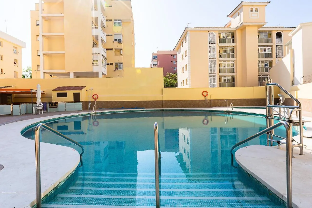 Piscinas - Wifi - Fire Stick Amazon - 10 min Playa - 5 min Centro - Recién reformado Apartamento Torremolinos 0*,