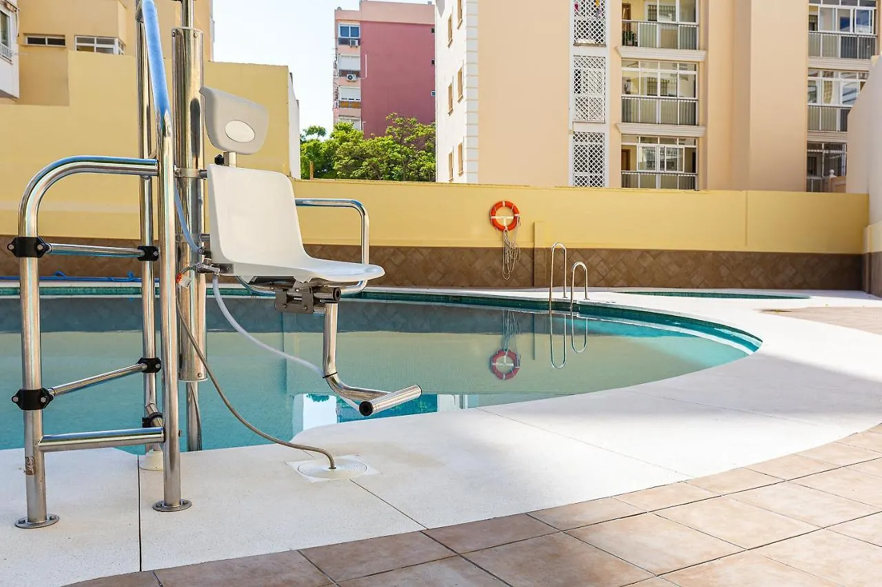 Piscinas - Wifi - Fire Stick Amazon - 10 min Playa - 5 min Centro - Recién reformado Apartamento Torremolinos